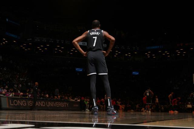 杏彩体育官网-首发替补各一台进球机器！杜库合砍60分助篮网取胜